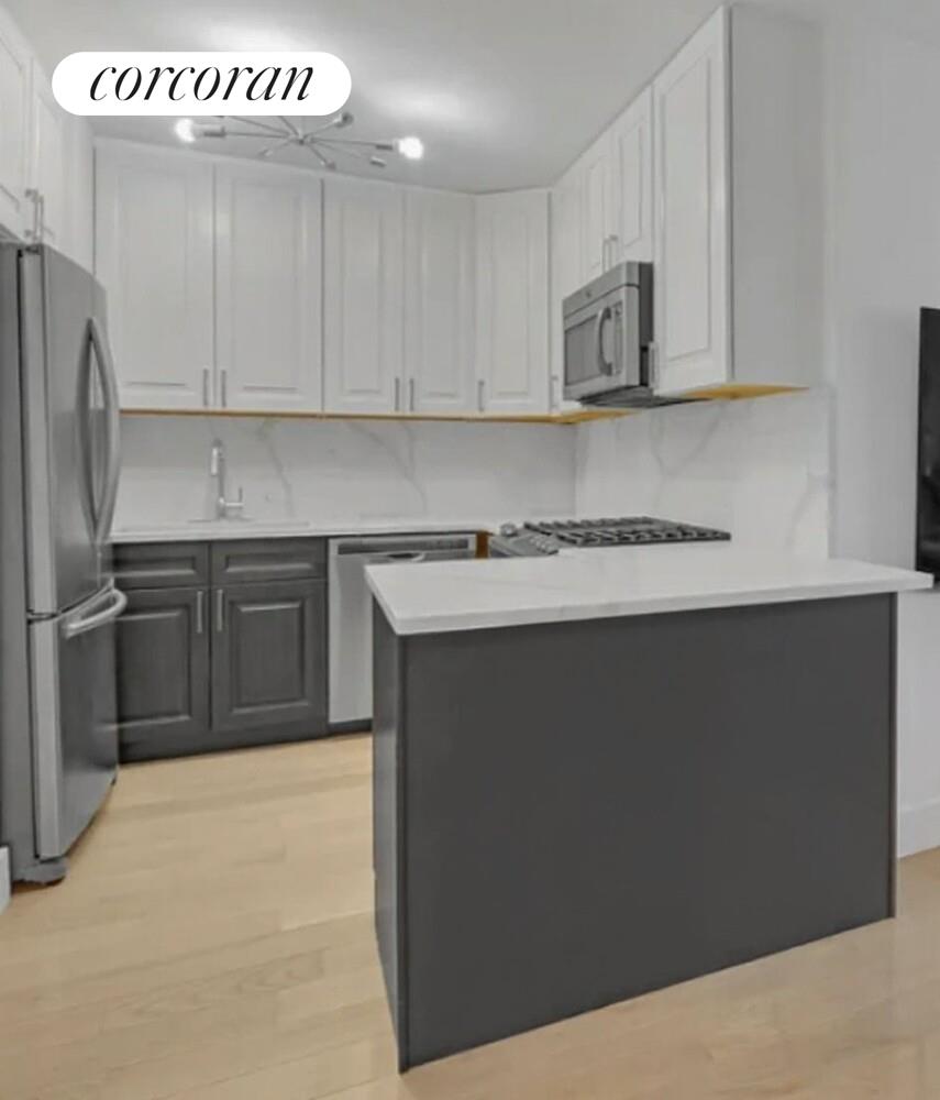 #4 photo, 301 E 87TH Street, Yorkville , NY 10128