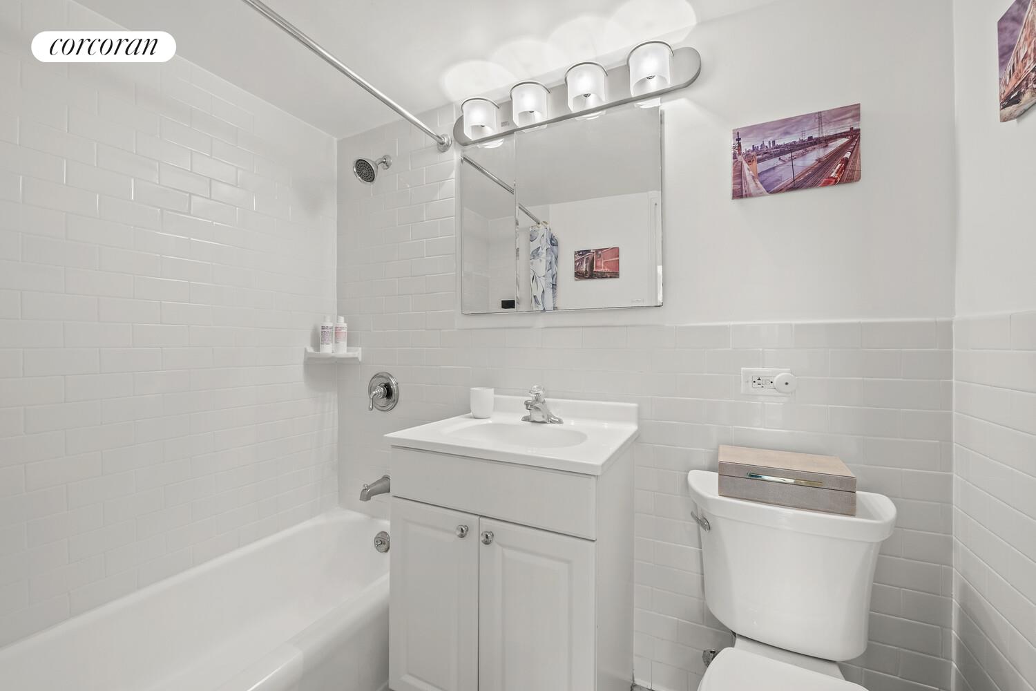 #7 photo, 61 JANE Street, West Village , NY 10014