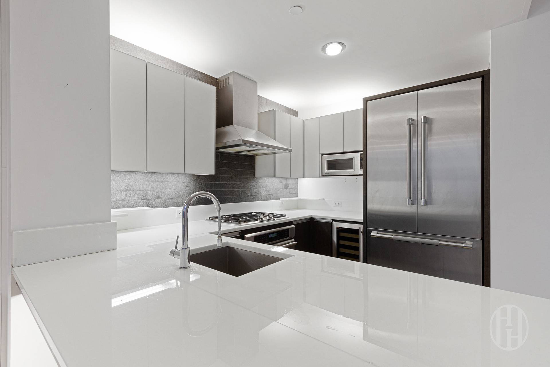 #7 photo, 247 W 46th Street, midtown , NY 10036