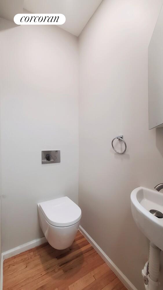 #5 photo, 306 W 51ST Street, 맨해튼 Hell's Kitchen , NY 10019