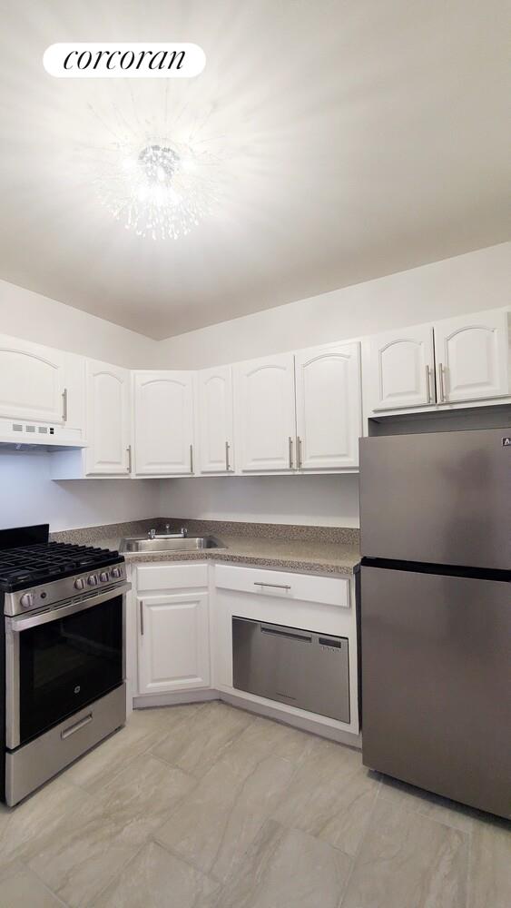 #7 photo, 306 W 51ST Street, 맨해튼 Hell's Kitchen , NY 10019