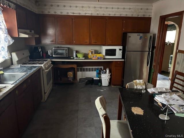 #5 photo, 364 Hamilton Avenue, Riverhead , NY 11901