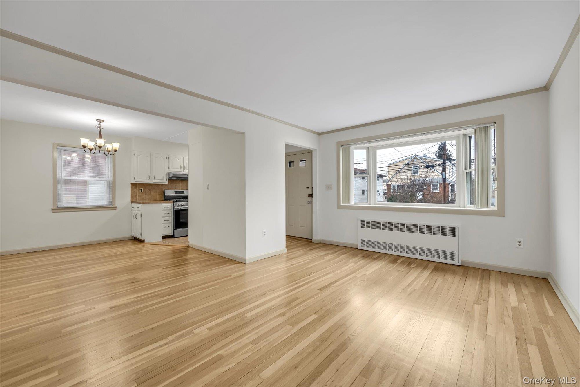 #4 photo, 9 Graywood Road, Port Washington , NY 11050