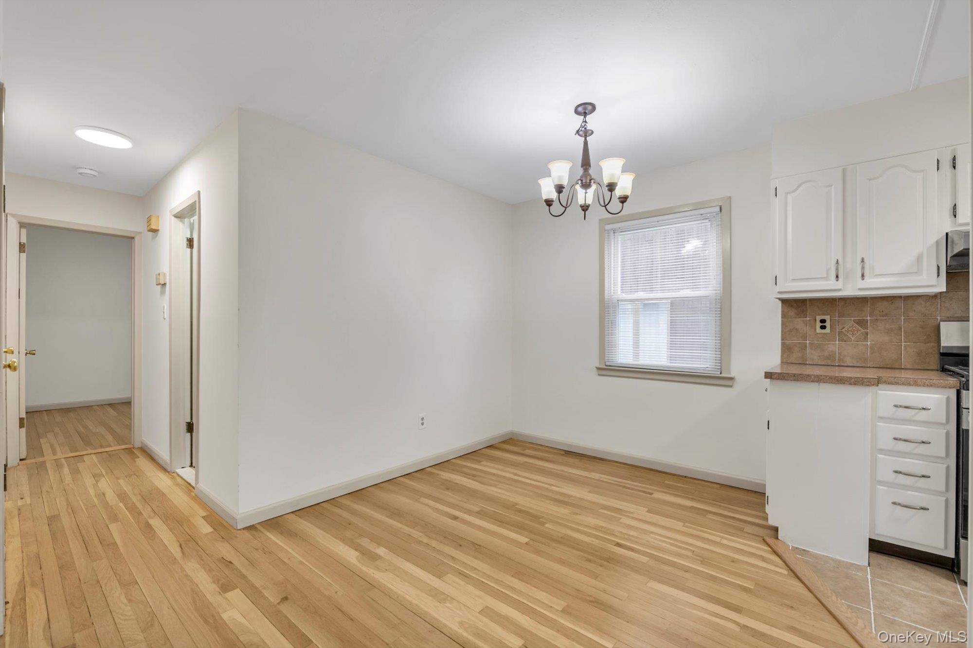 #5 photo, 9 Graywood Road, Port Washington , NY 11050