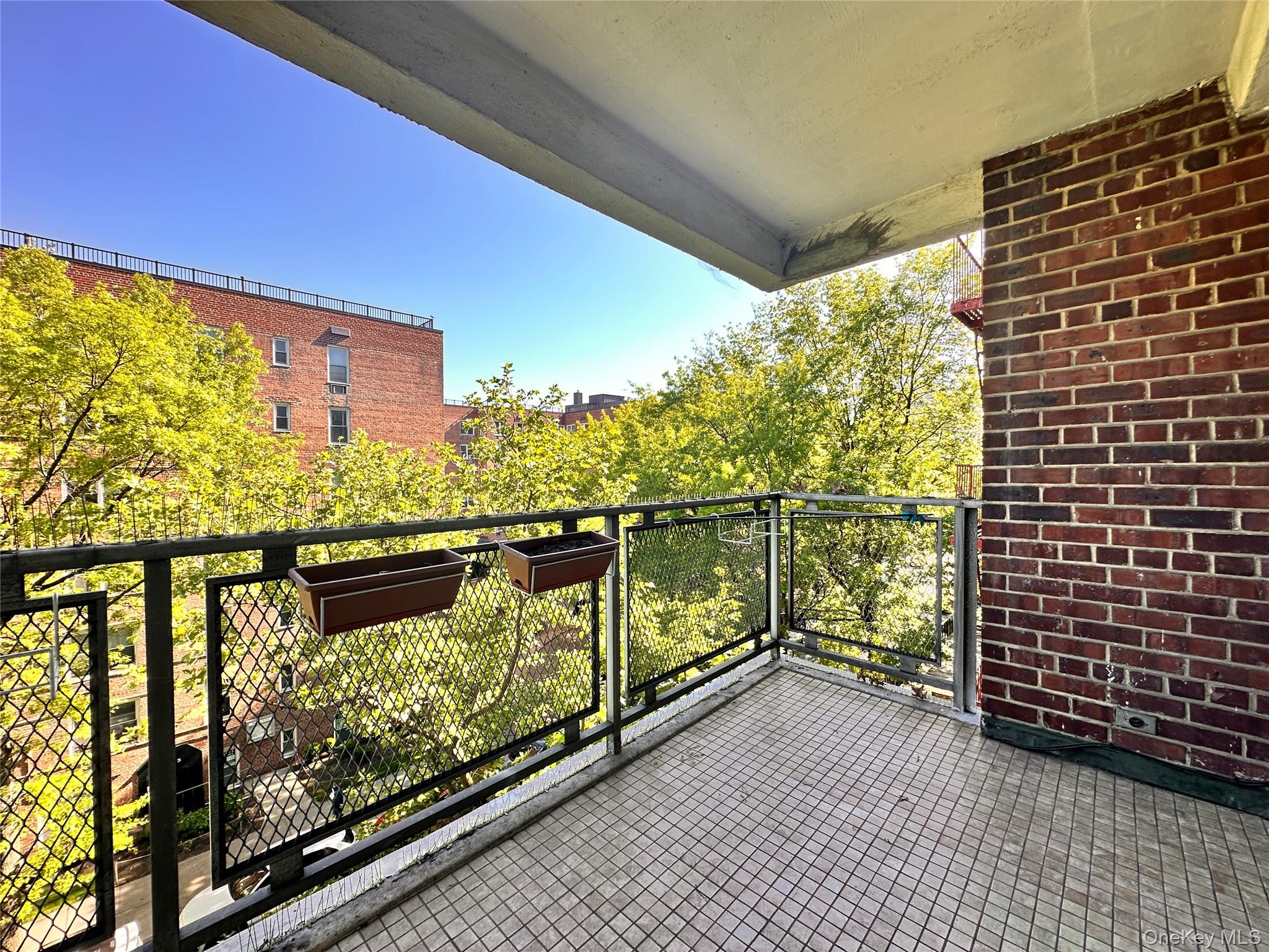 #14 photo, 142-05 Roosevelt Avenue, Flushing , NY 11354