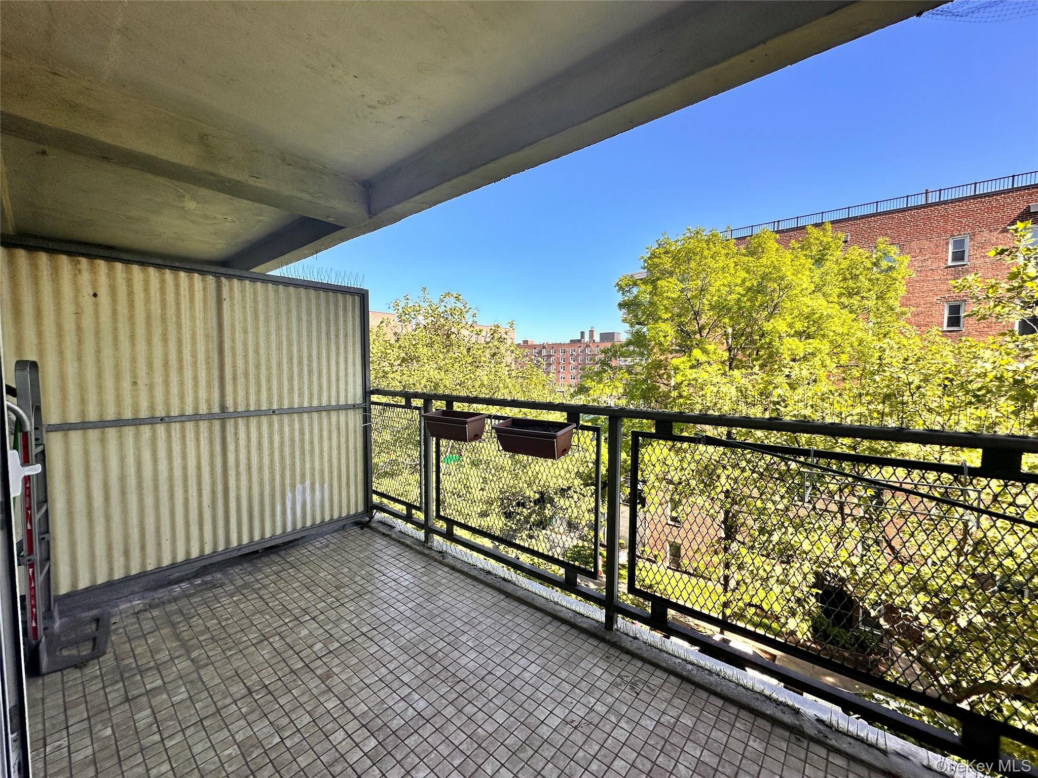 #15 photo, 142-05 Roosevelt Avenue, Flushing , NY 11354