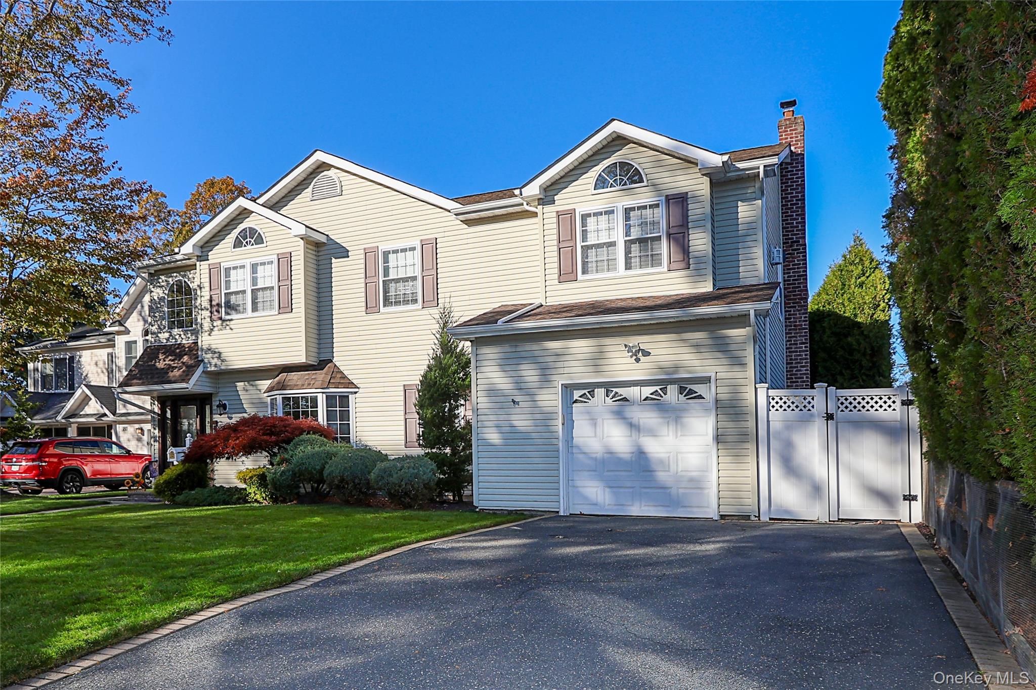 #1 photo, 1817 Gardenia Avenue, North Merrick , NY 11566