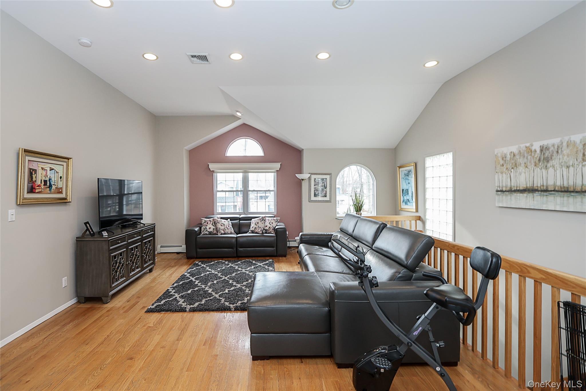 #20 photo, 1817 Gardenia Avenue, North Merrick , NY 11566