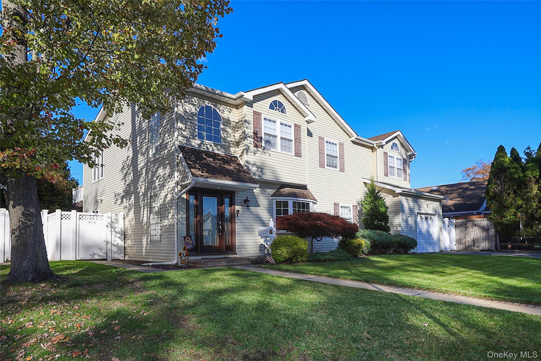 #4 photo, 1817 Gardenia Avenue, North Merrick , NY 11566