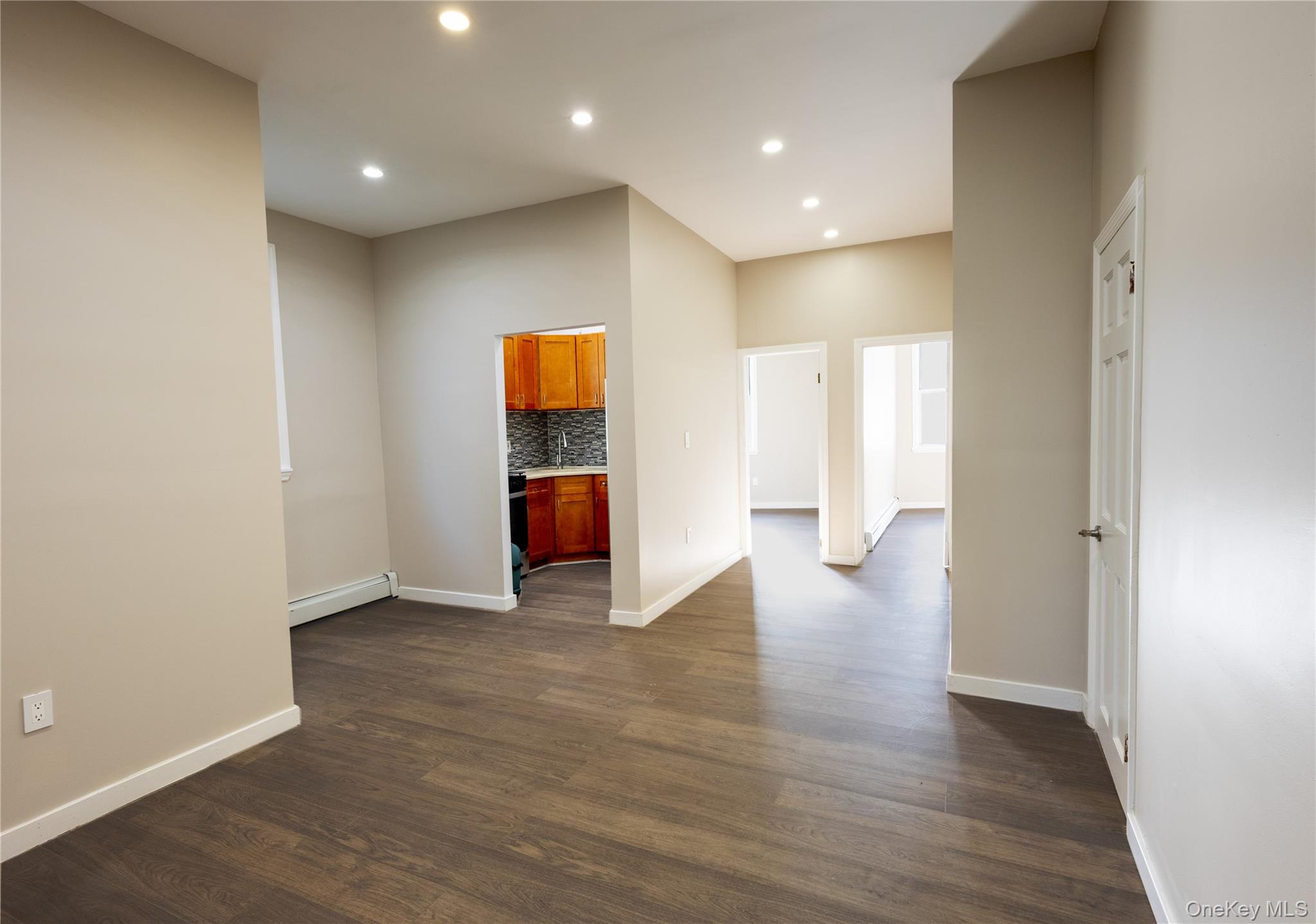 #6 photo, 132-16 Hillside Avenue, कुईंस Richmond Hill , NY 11418