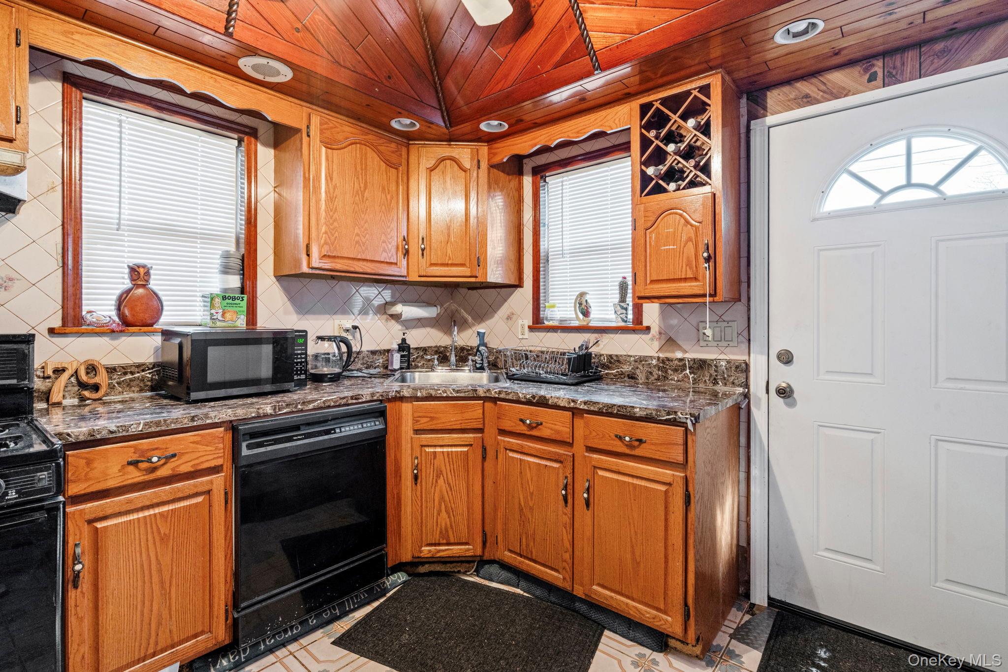 #13 photo, 79 Centerwood Street, West Babylon , NY 11704