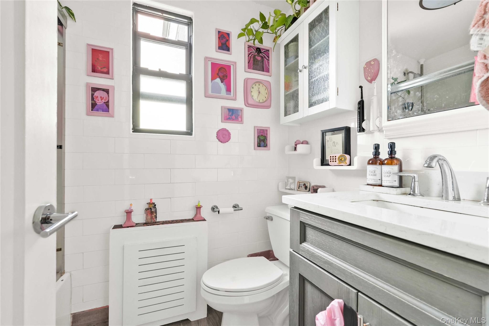 #16 photo, 2540A 36th Street, קווינס Astoria , NY 11103