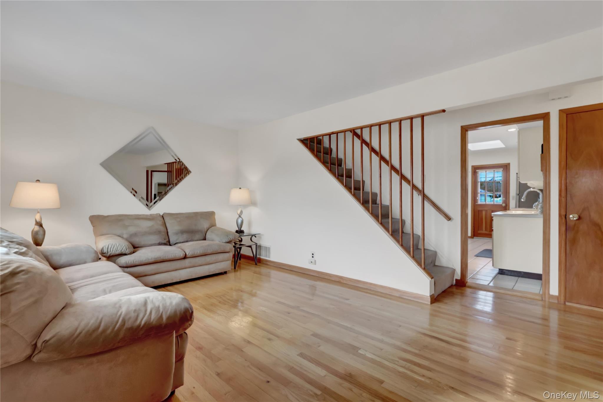 #3 photo, 206 9th Street, Hicksville , NY 11801