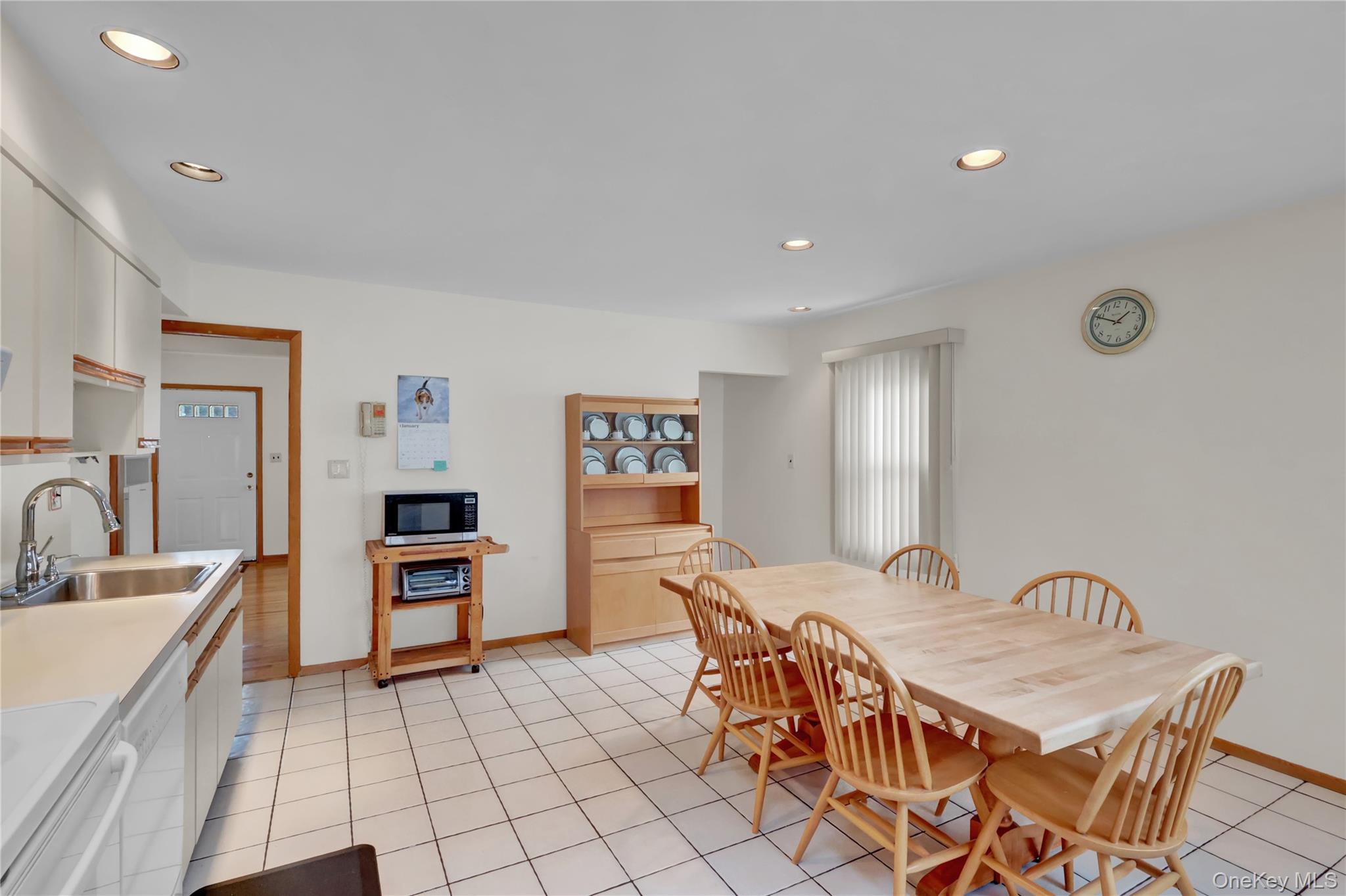 #8 photo, 206 9th Street, Hicksville , NY 11801