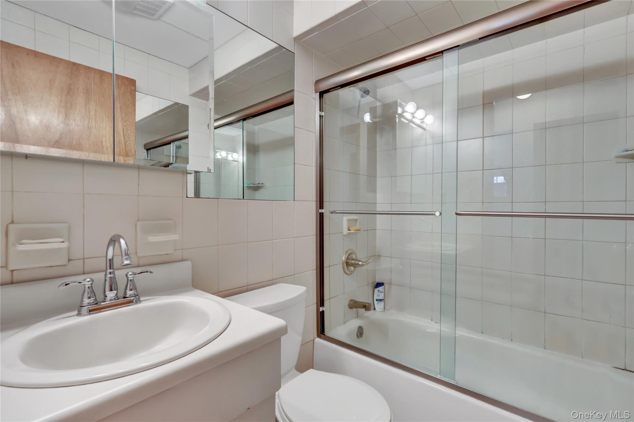 #9 photo, 206 9th Street, Hicksville , NY 11801