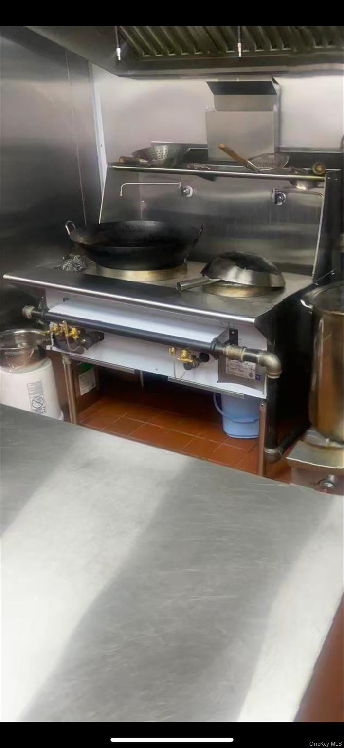 #4 photo, 37-11 Main Street, Flushing , NY 11354