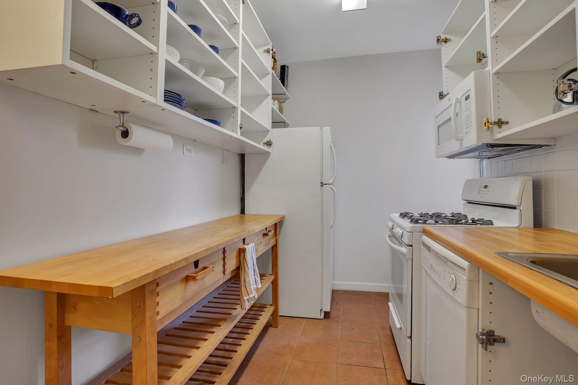 #12 photo, 113-14 72nd Road, Forest Hills , NY 11375