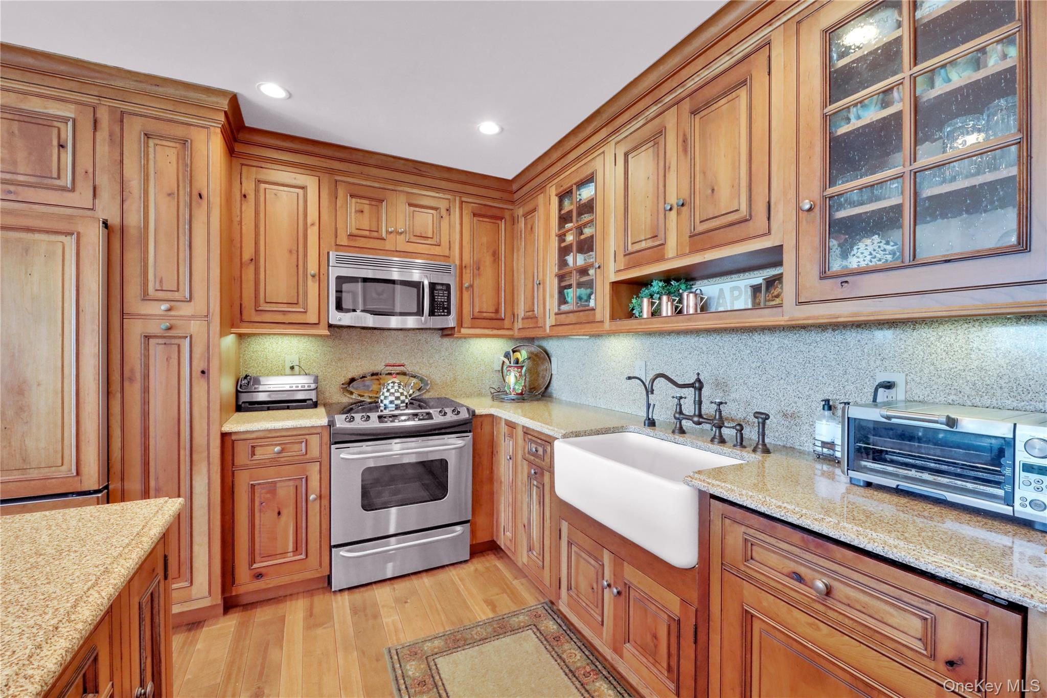 #15 photo, 279 Dune Road, Westhampton Beach , NY 11978