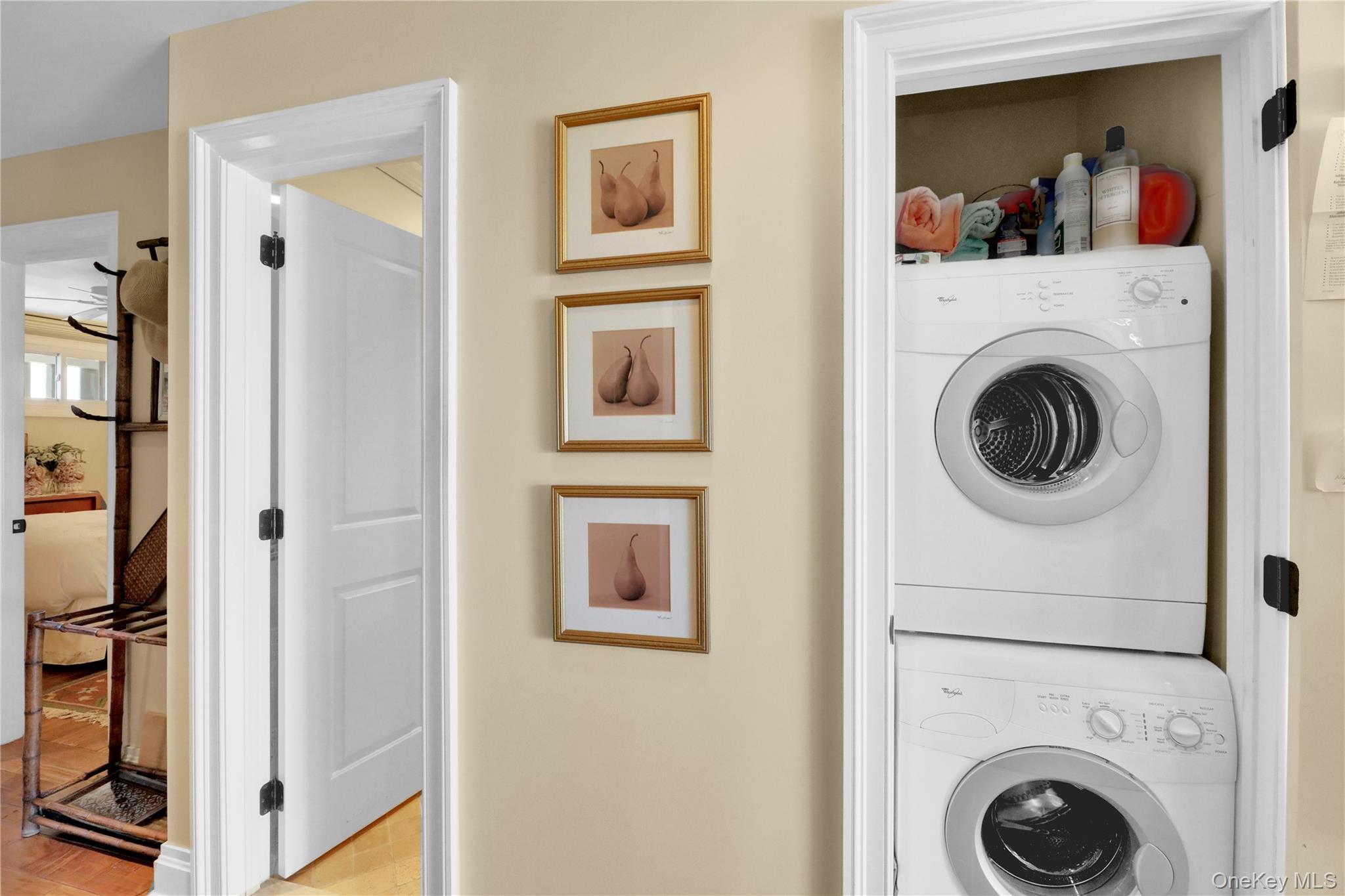 #19 photo, 279 Dune Road, Westhampton Beach , NY 11978