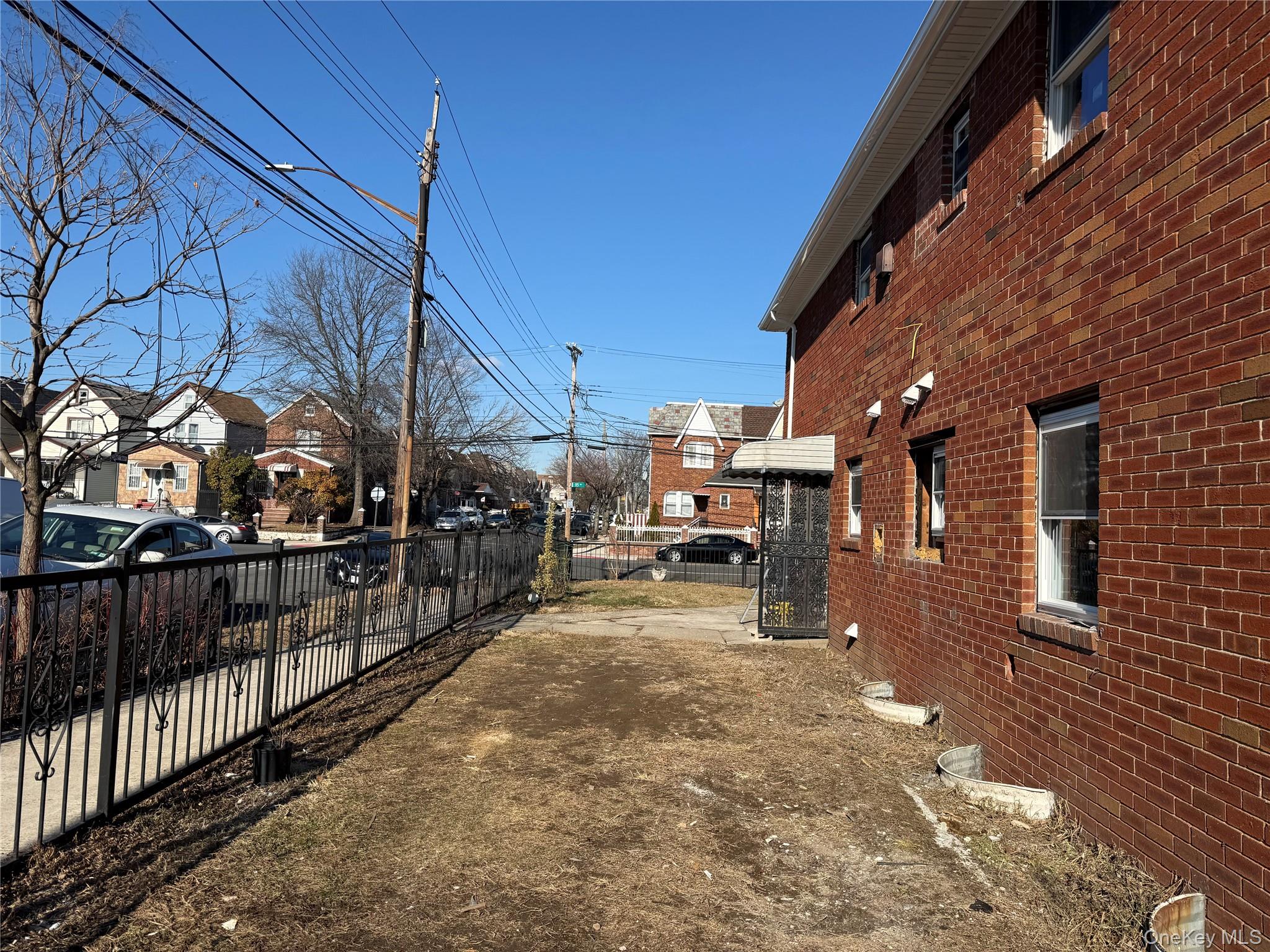 #11 photo, 127-04 115 Avenue, קווינס South Ozone Park , NY 11420