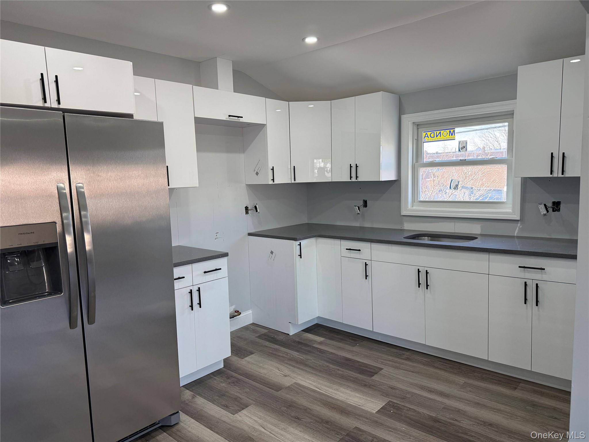 #3 photo, 127-04 115 Avenue, קווינס South Ozone Park , NY 11420