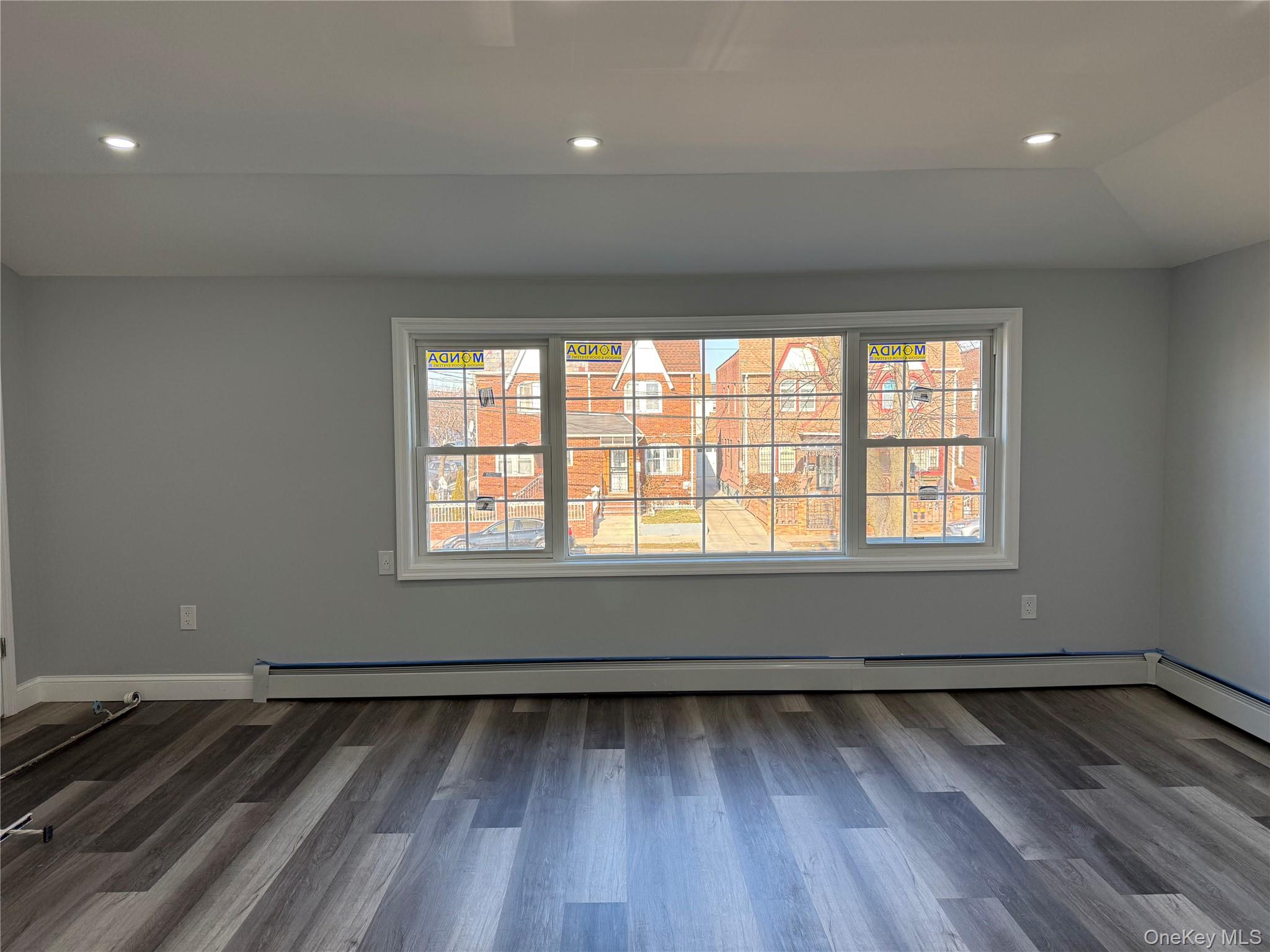 #4 photo, 127-04 115 Avenue, קווינס South Ozone Park , NY 11420