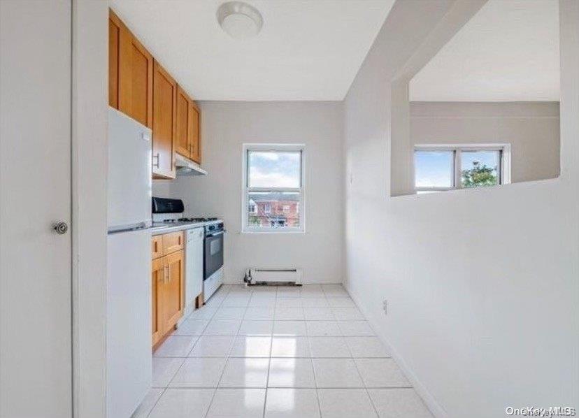 #4 photo, 20-07 43rd Street, Astoria , NY 11105