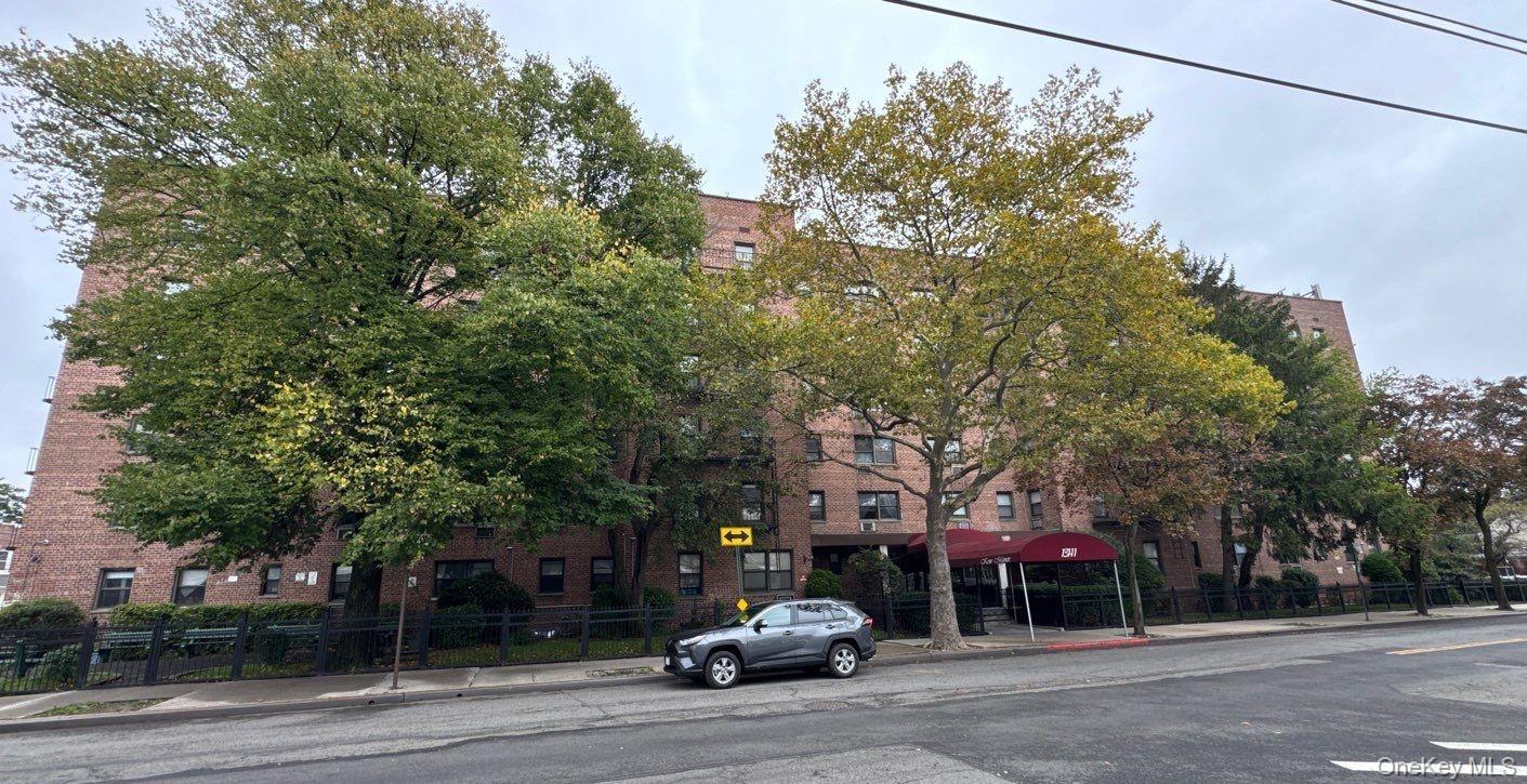 #2 photo, 131-11 Kew Gardens Road, كوينز Richmond Hill , NY 11418