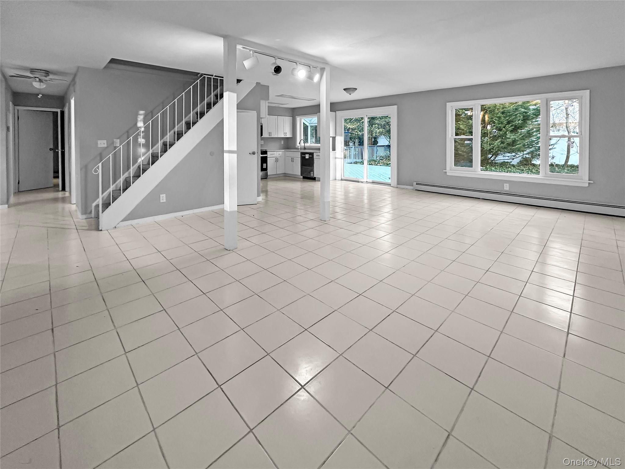 #3 photo, 7 Carnaby Avenue, Coram , NY 11727