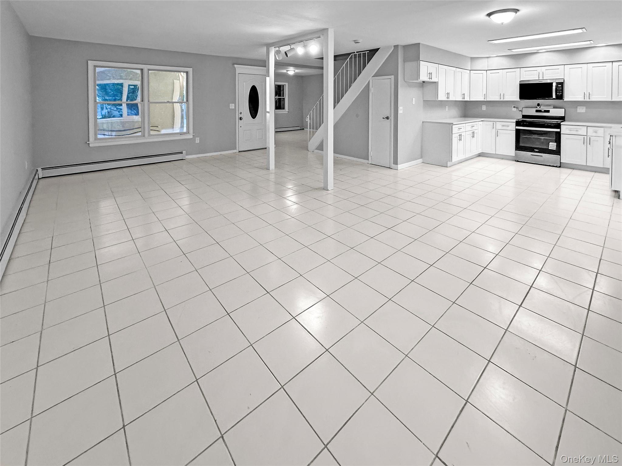 #5 photo, 7 Carnaby Avenue, Coram , NY 11727