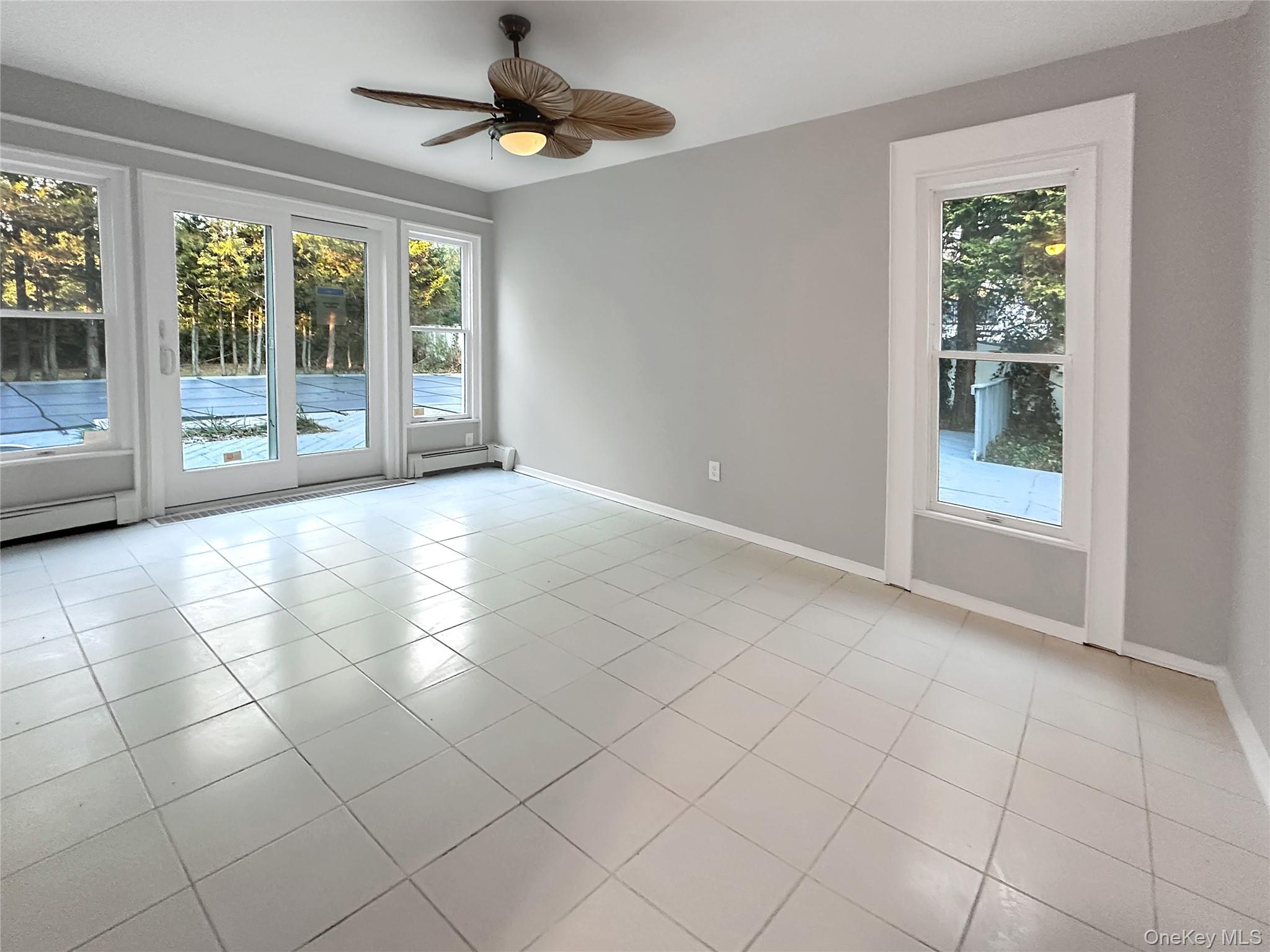 #9 photo, 7 Carnaby Avenue, Coram , NY 11727