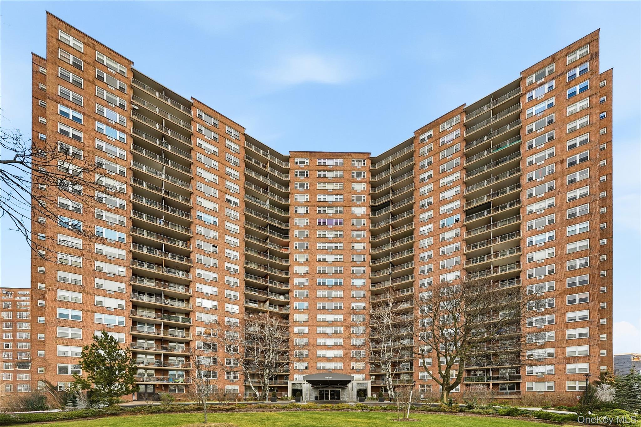 #19 photo, 5800 Arlington Avenue, Bronx , NY 10471