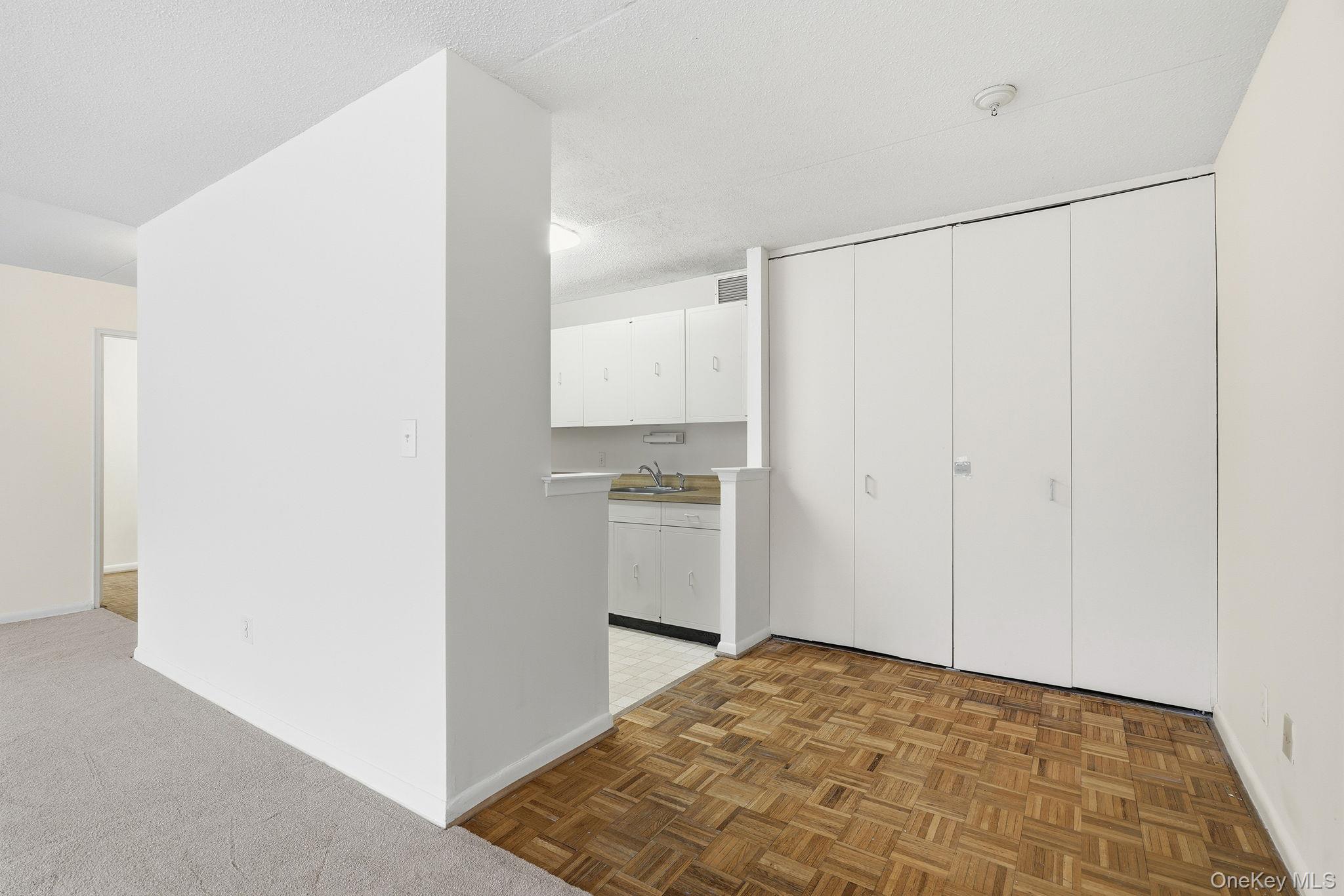 #10 photo, 400 High Point Drive, Hartsdale , NY 10530