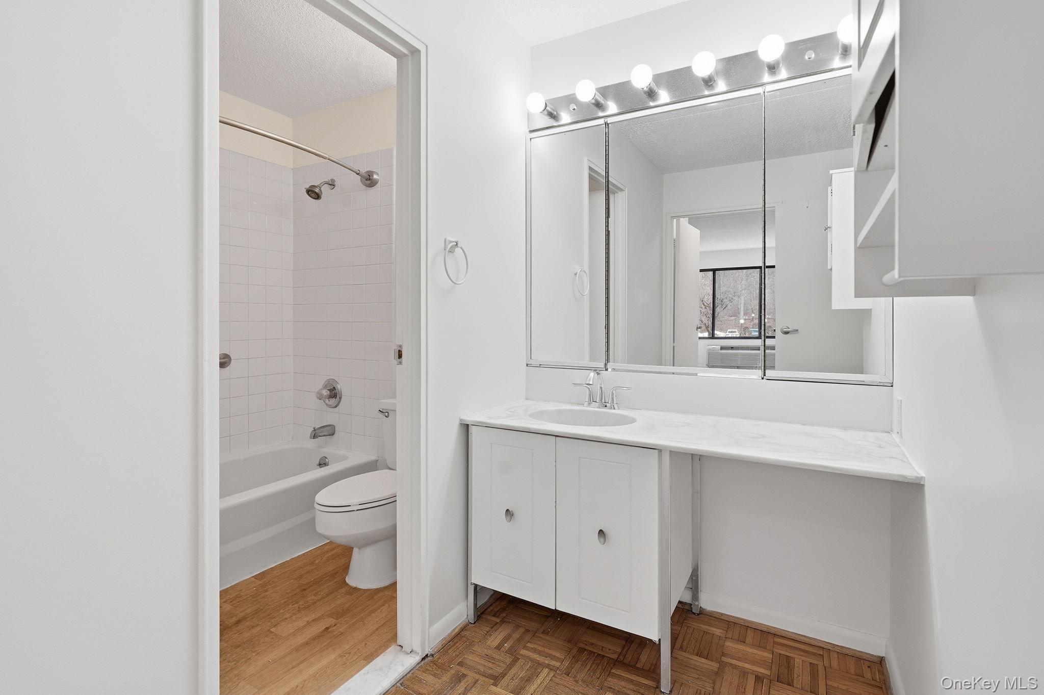 #12 photo, 400 High Point Drive, Hartsdale , NY 10530