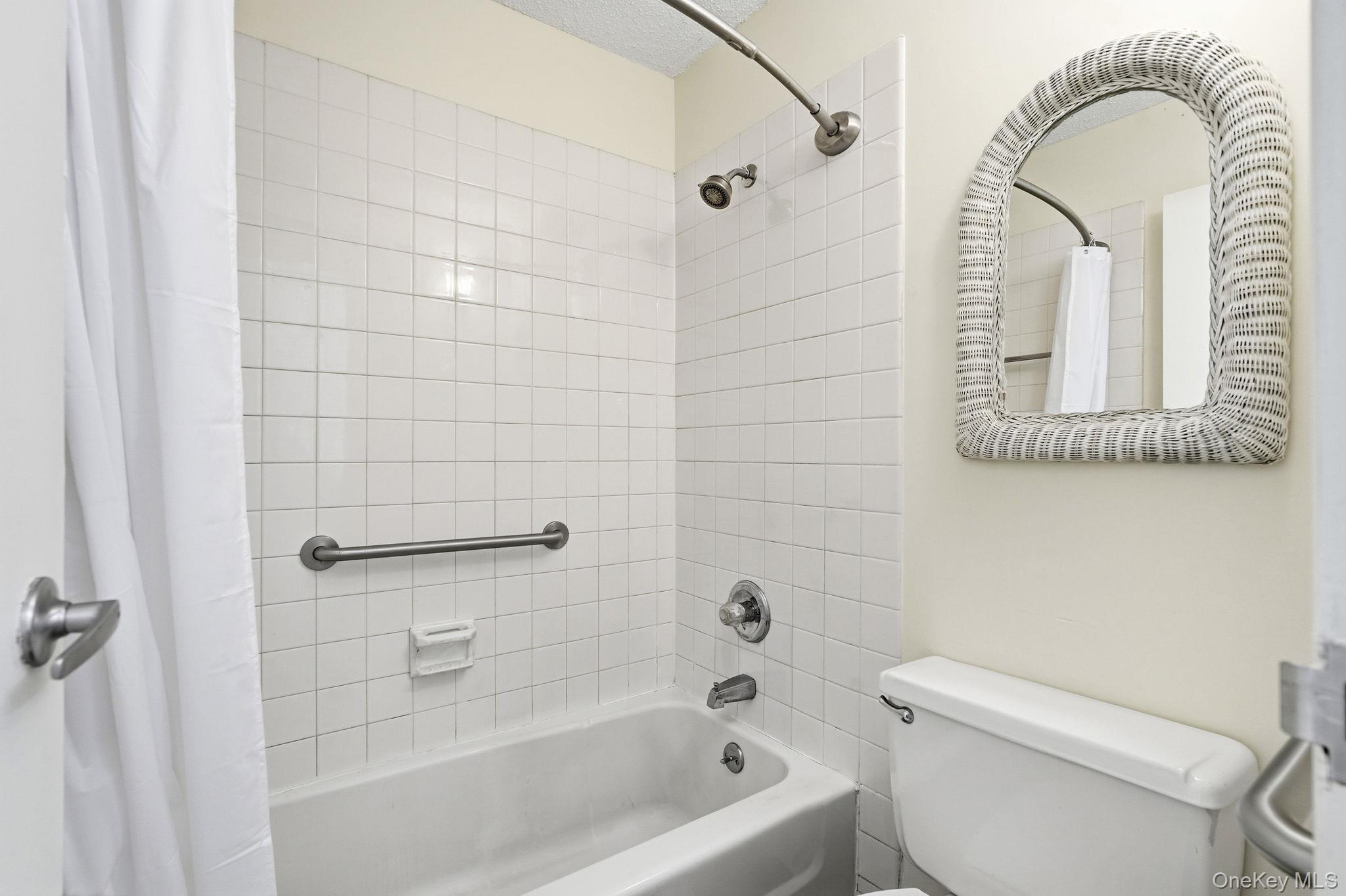 #13 photo, 400 High Point Drive, Hartsdale , NY 10530