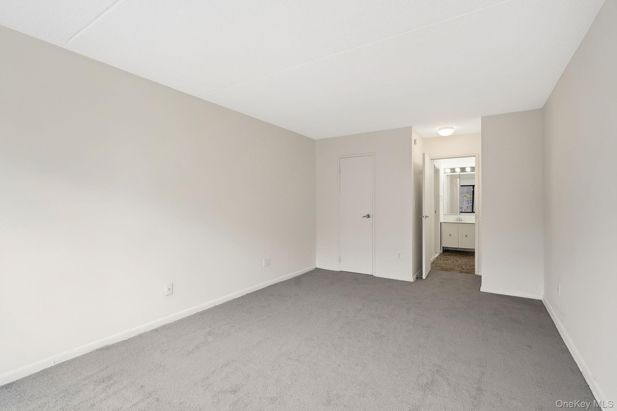 #14 photo, 400 High Point Drive, Hartsdale , NY 10530