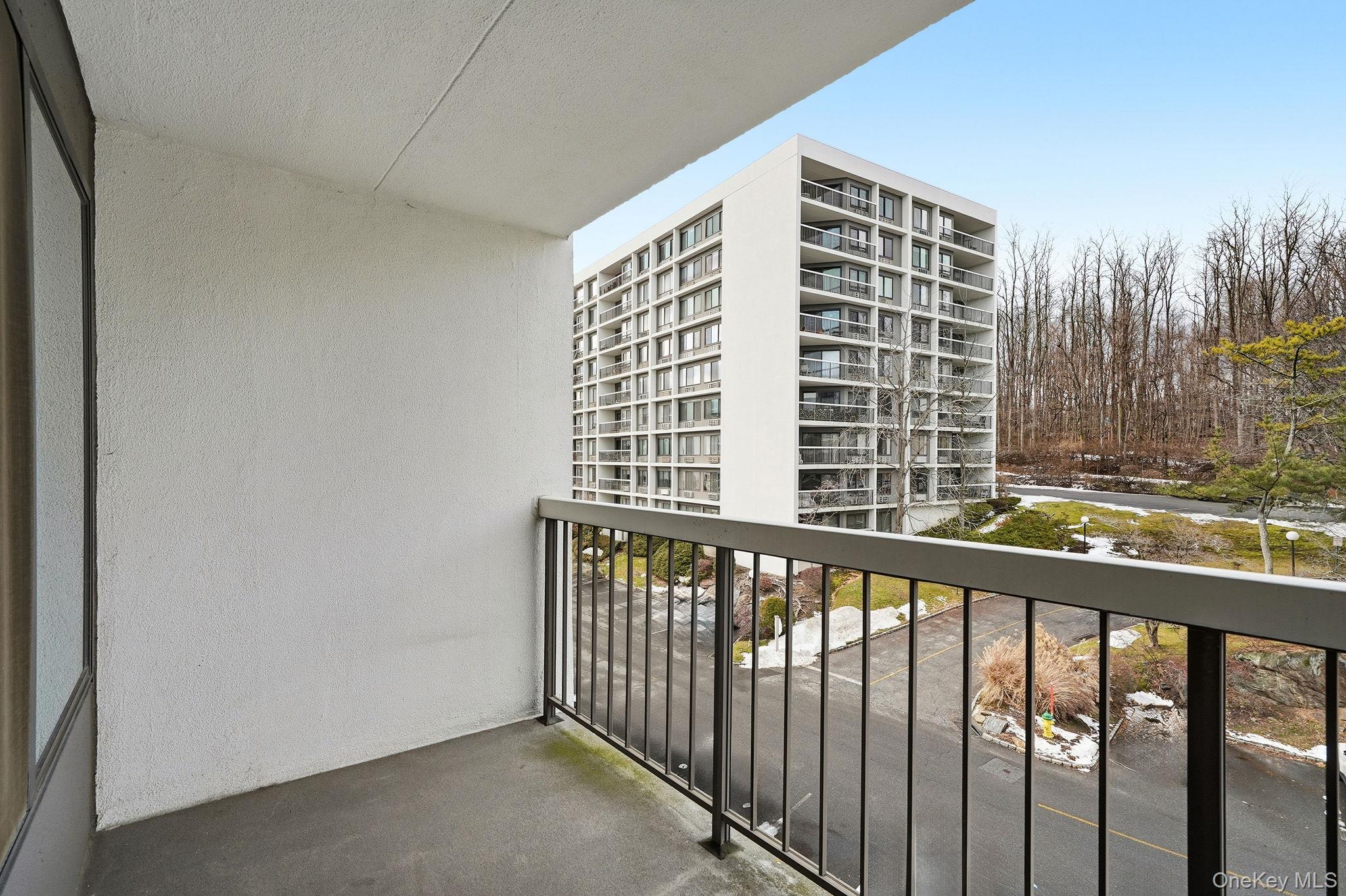 #17 photo, 400 High Point Drive, Hartsdale , NY 10530