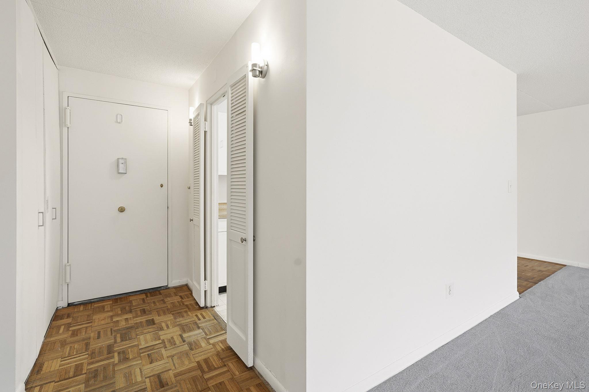 #5 photo, 400 High Point Drive, Hartsdale , NY 10530