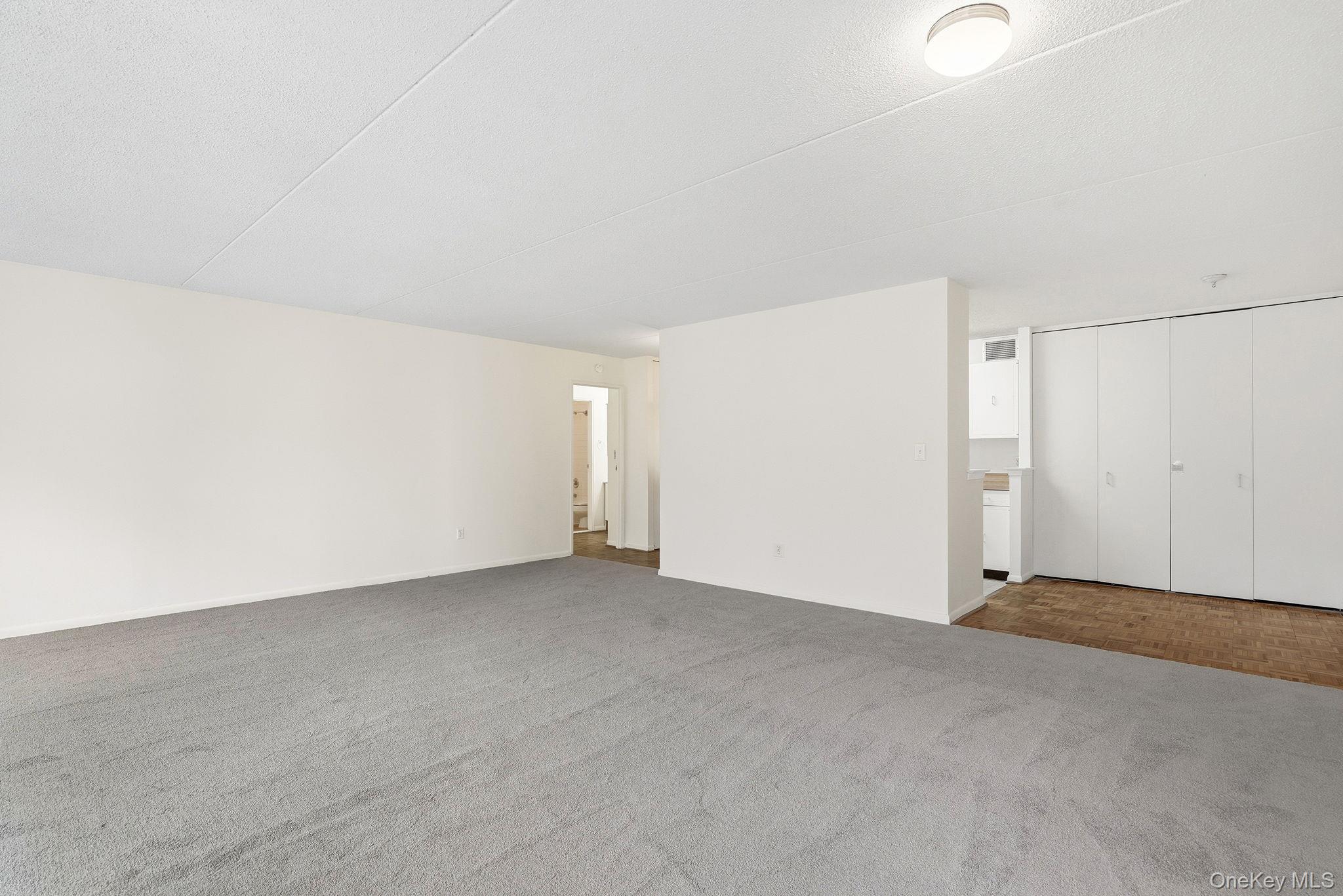 #7 photo, 400 High Point Drive, Hartsdale , NY 10530