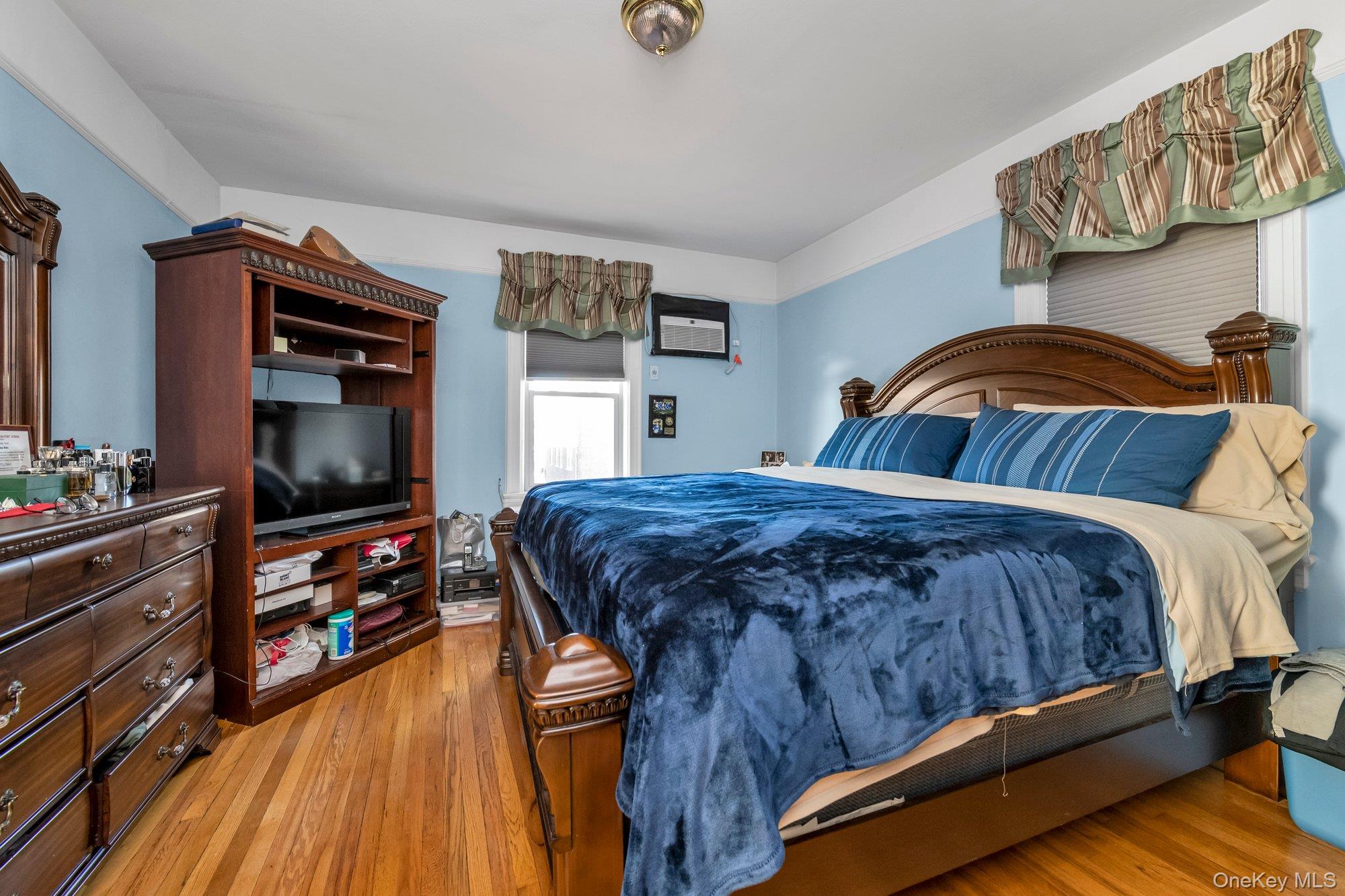 #7 photo, 2445 Yates Avenue, Bronx , NY 10469