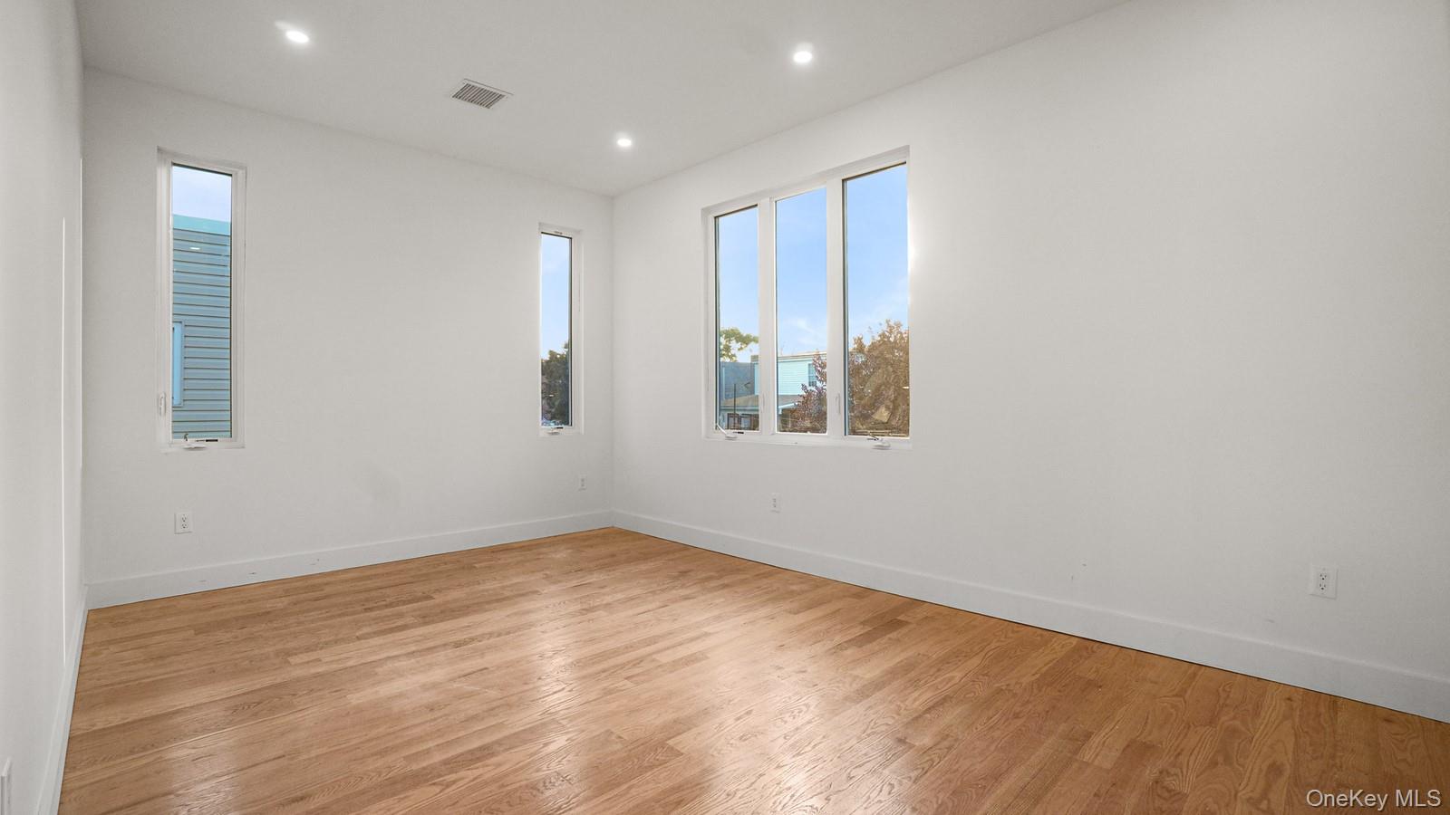 #18 photo, 3239 Tierney Place, Bronx , NY 10465