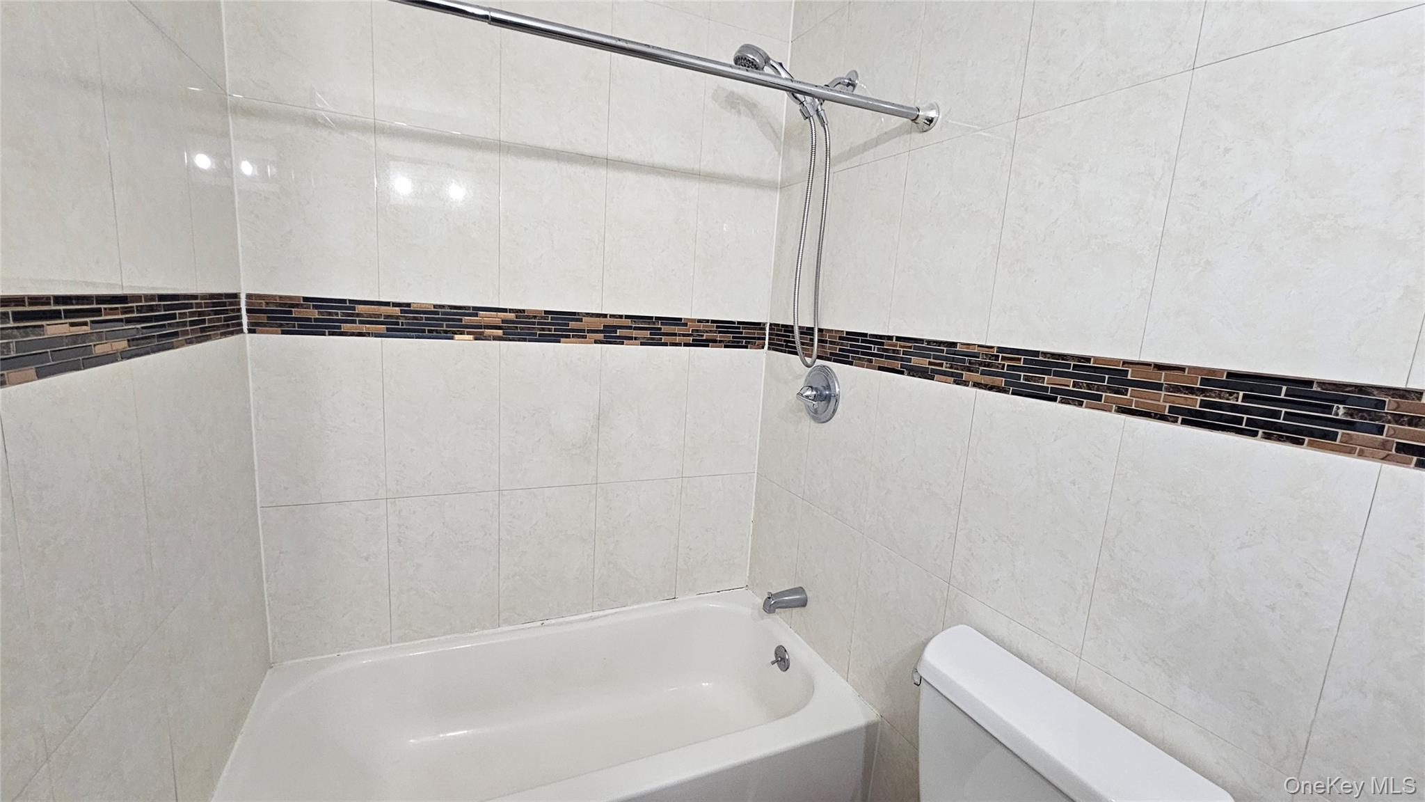 #12 photo, 66 Bon Aire Circle, Suffern , NY 10901