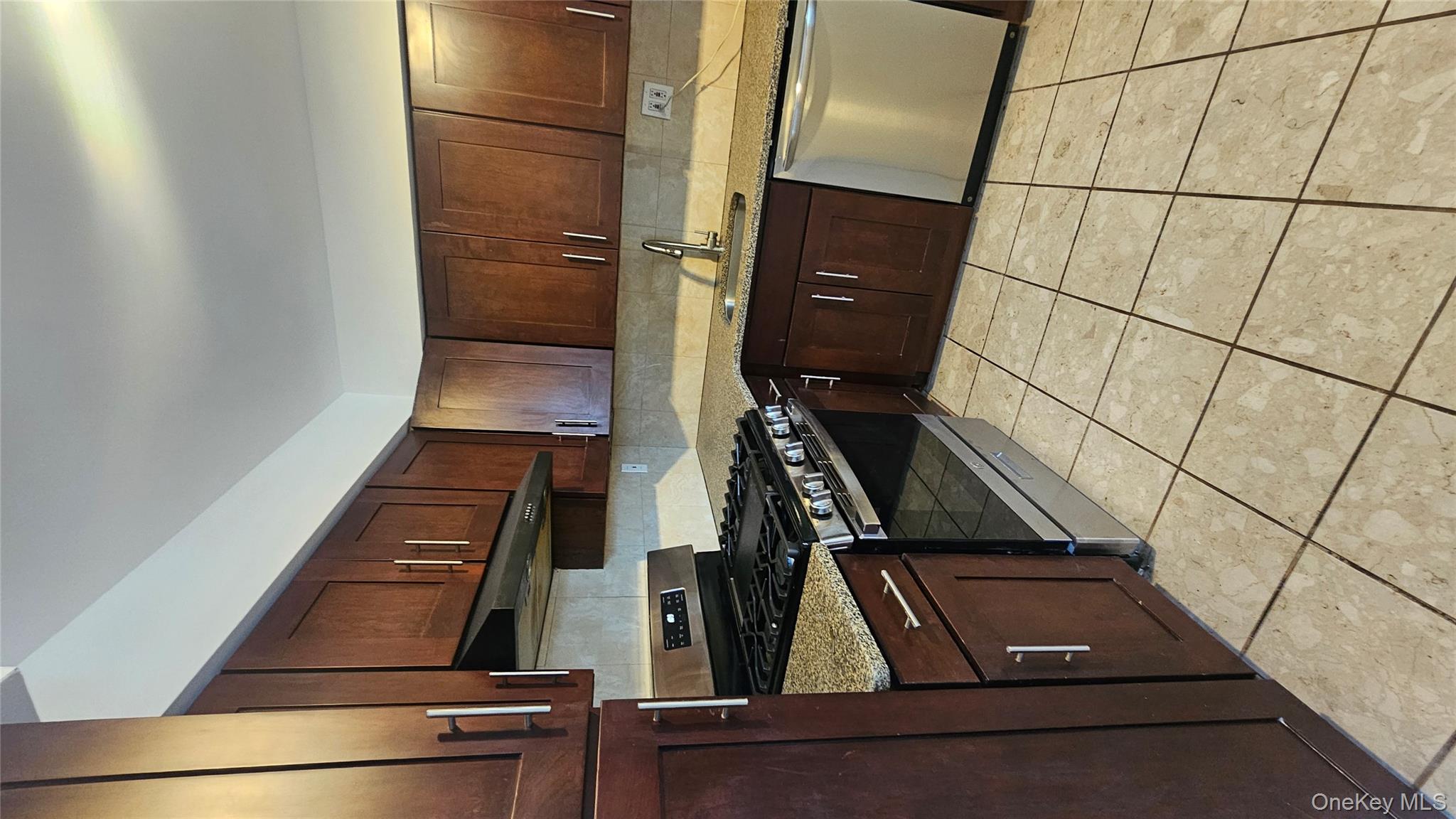 #4 photo, 66 Bon Aire Circle, Suffern , NY 10901