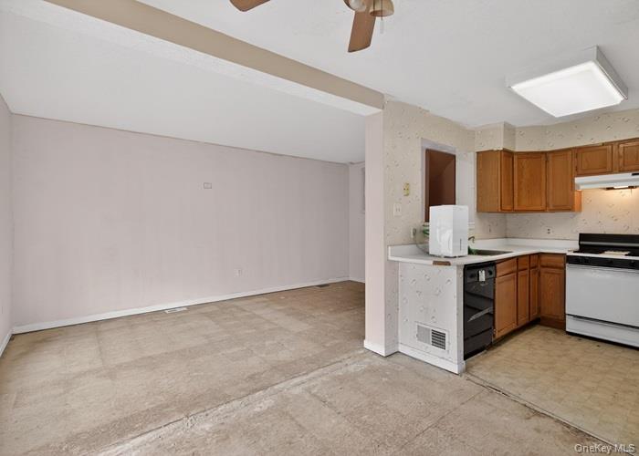 #14 photo, 623 ILYSSA Way, Staten Island , NY 10312