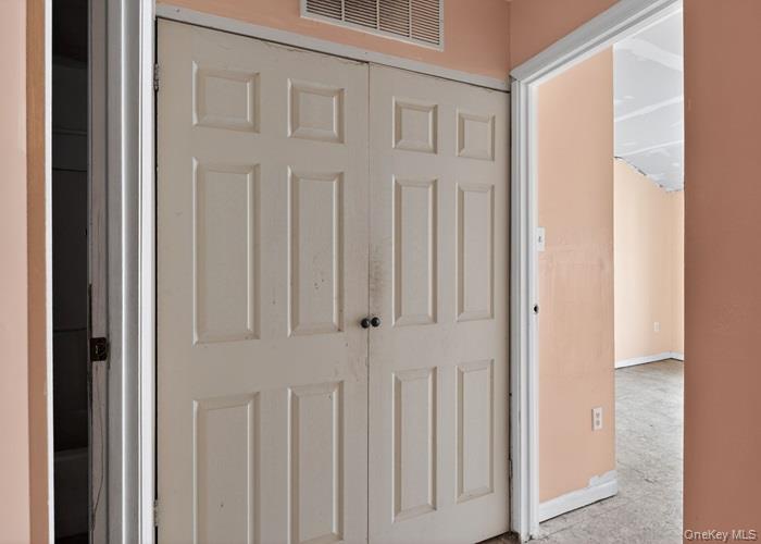 #16 photo, 623 ILYSSA Way, Staten Island , NY 10312