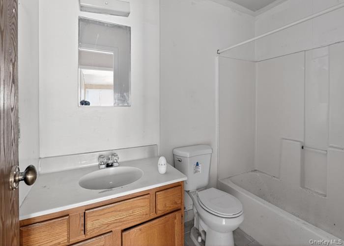 #18 photo, 623 ILYSSA Way, Staten Island , NY 10312