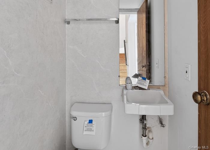 #20 photo, 623 ILYSSA Way, Staten Island , NY 10312