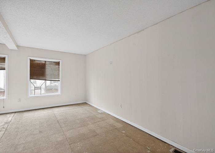 #4 photo, 623 ILYSSA Way, Staten Island , NY 10312