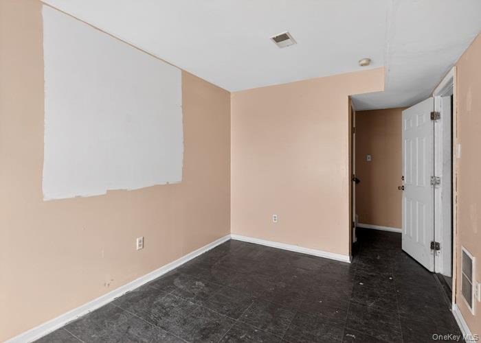 #6 photo, 623 ILYSSA Way, Staten Island , NY 10312