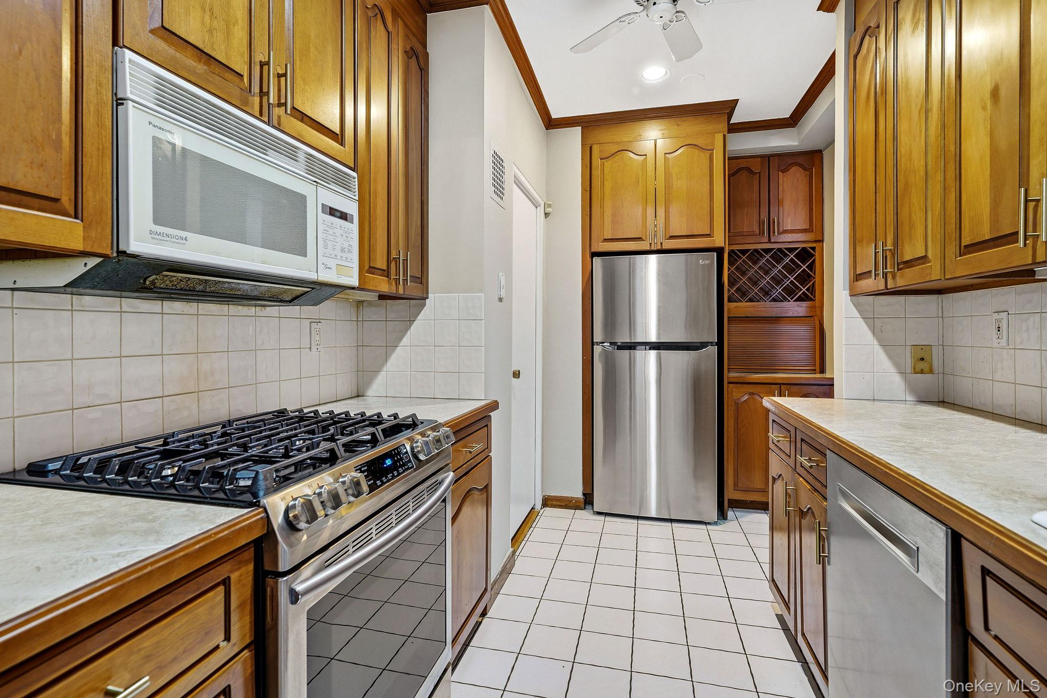 #4 photo, 10 Lake Street, White Plains , NY 10603